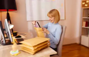 Entdecken Sie alles zum Thema Versenden und Verpacken: hochwertige Briefumschläge, Versandtaschen und Verpackungslösungen jetzt bei LECHNER + HAYN und in unserem Onlineshop.