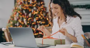 Genießen Sie die Weihnachtszeit sowohl im Büro als auch Zuhause