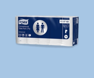 Toilettenpapier vor blauem Hintergrund.