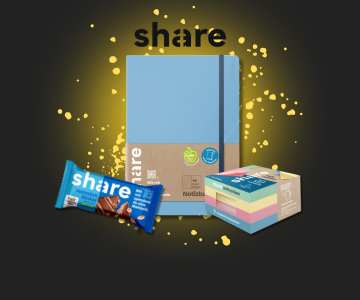 Notizbuch, Schokoriegel und Haftnotizen der Marke share auf schwarzem Hintergrund mit gelben Sprenkeln