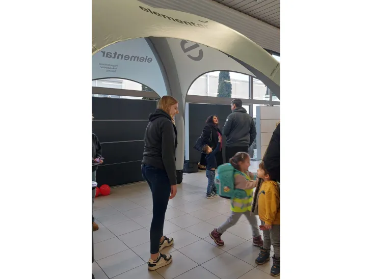 Tornisterparty von Eickhoffs in einem Autohaus.