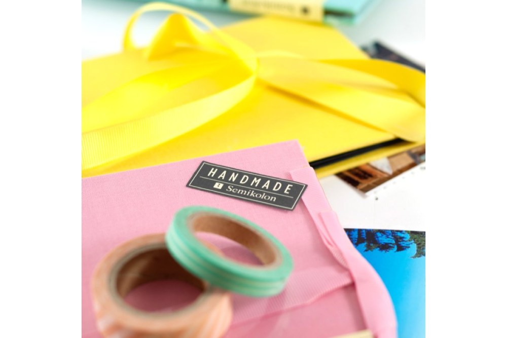Handverziertes Semikolon Album mit Washi-Tape.