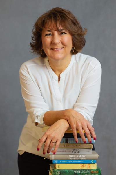 Portraitbild Anja Kuhn