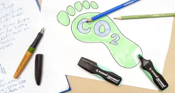 Wir verraten Ihnen, wie Sie mit einfachen Maßnahmen Ihren CO2 Abdruck verkleinern. Mehr dazu bei Engler in Rheinbach und im Onlineshop.