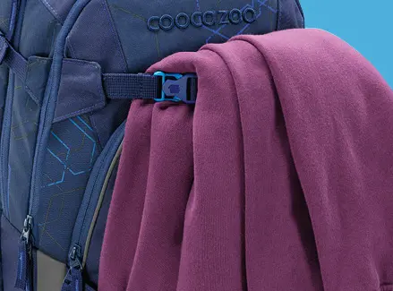 Detailaufnahme des Befestigungsgurtes beim Schulrucksacks coocazoo MATE.
