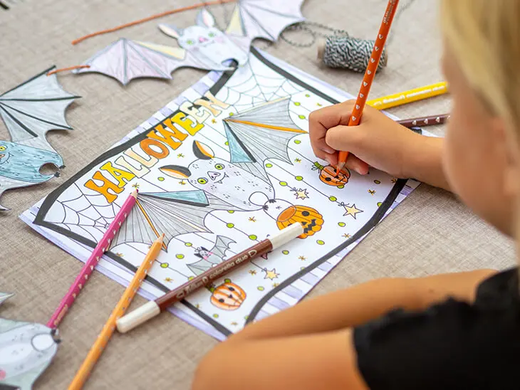 Kind mal mit Stiften von Pelikan & herlitz eine Fledermaus aus. Foto: Johanna Rundel