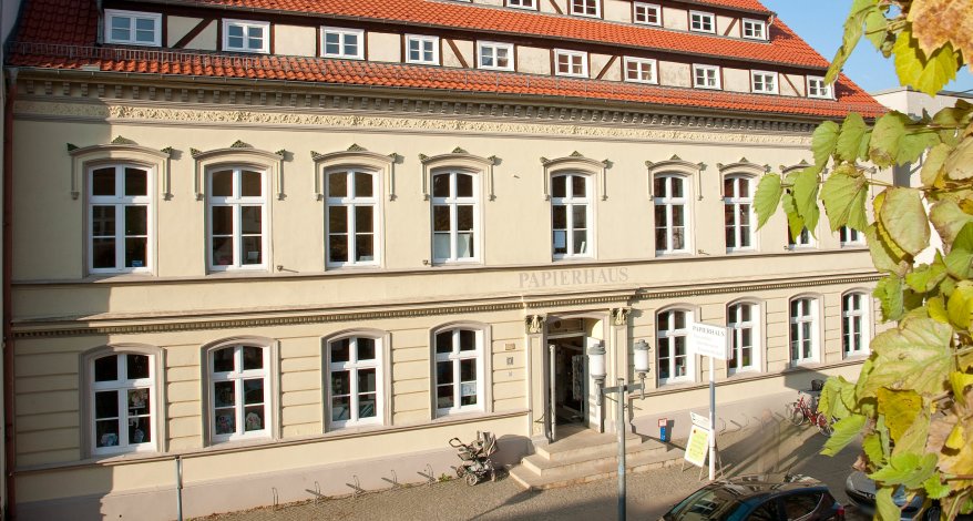 Fassade des Papierhaus Hartmann in Greifswald