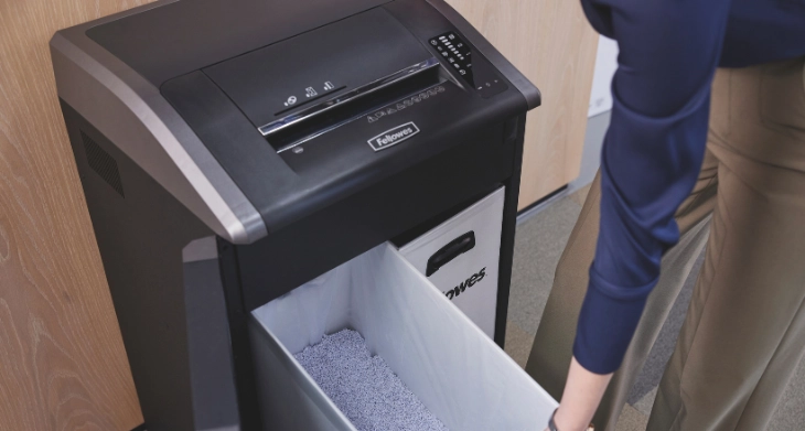 Fellowes Aktenvernichter mit Sicherheitsstufe P-7.