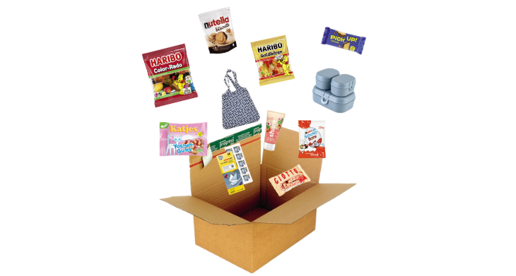 Aus einem Paket fliegen verschiedene Produkte.