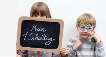 Tipps für schöne Einschulungsfotos & Foto-Props zum Nachbasteln inklusive Download-Vorlage. Mehr dazu bei Köglmayr in Murnau, Seefeld und Herrsching und im Onlineshop.