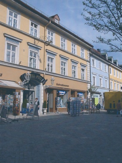 Aussenansicht von Köglmayr in Murnau im Jahr 2000 im Hotel Post Murnau.
