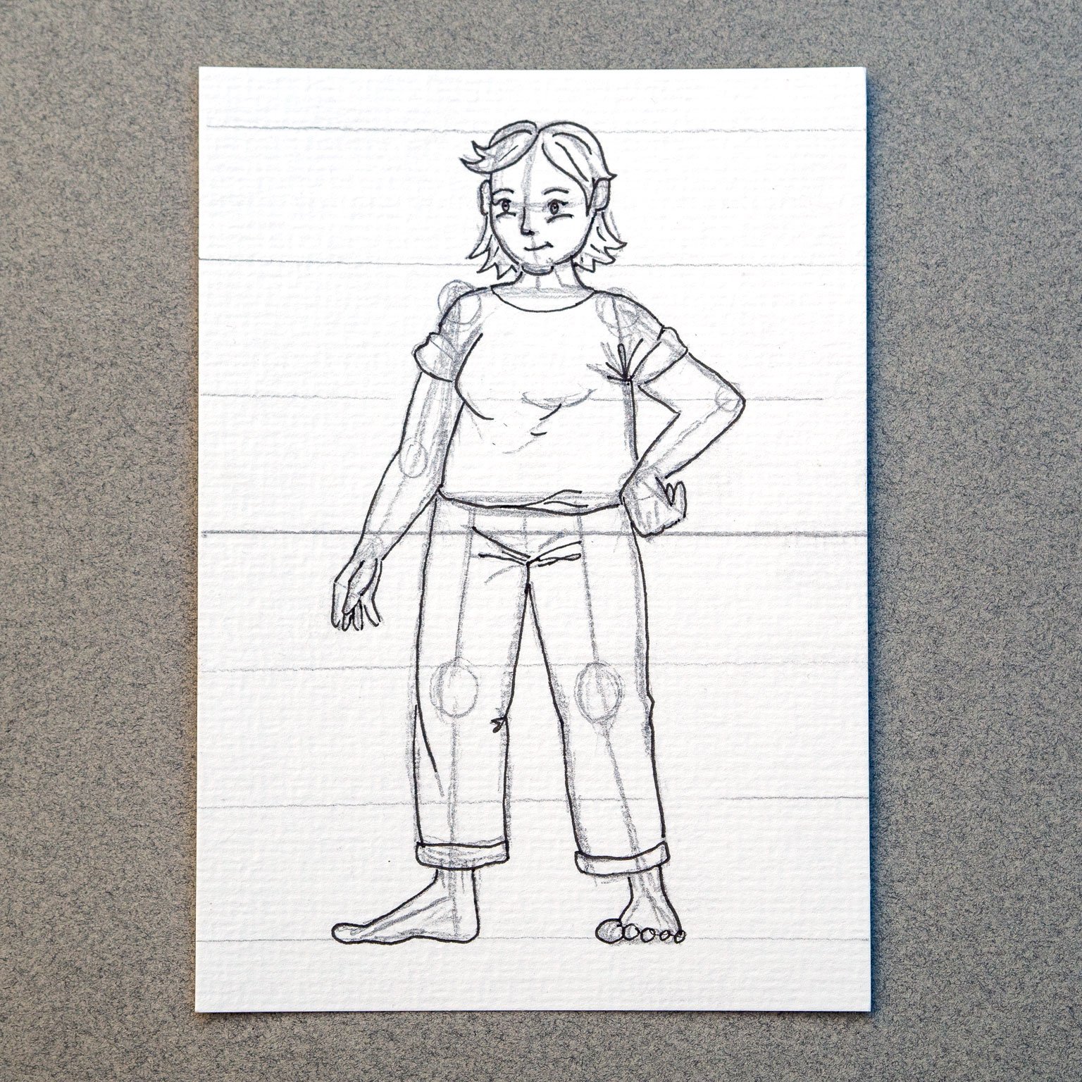Mit Bleistift und Fineliner gezeichnete Figur 