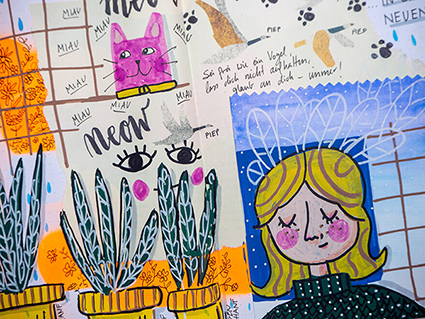 Ein buntes Art Journal Kunstwerk in Mixed-Media Technik mit verschiedenen Papieren, Ausschnitten aus Zeitschriften und Texten - gemalt, geschrieben und schabloniert mit den Produkten von Edding. Es ist eine rosa Katze zu sehen, mehrere Topfpflanzen eine blonde Frau und Augen. Foto: Johanna Rundel