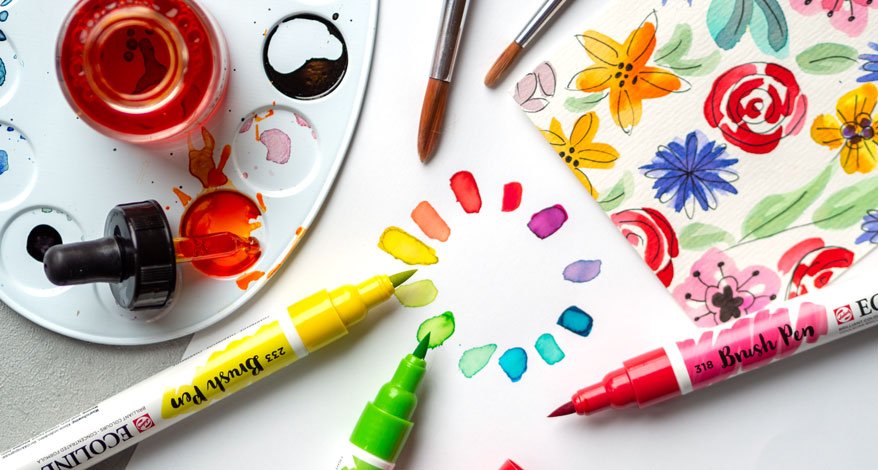 Bunte Aquarellbilder mit Brush Pens von Ecoline, Mischpalette Glas mit Aquarellfarbe.
