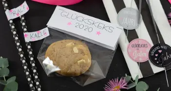 Mit einer DIY Tischdekoration bekommt Ihre Silvesterparty dieses Jahr eine ganz persönliche Note. Mehr bei LAESE in Laupheim und Munderkingen und im Onlineshop.