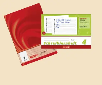 Zwei Schulhefte auf beigem Hintergrund
