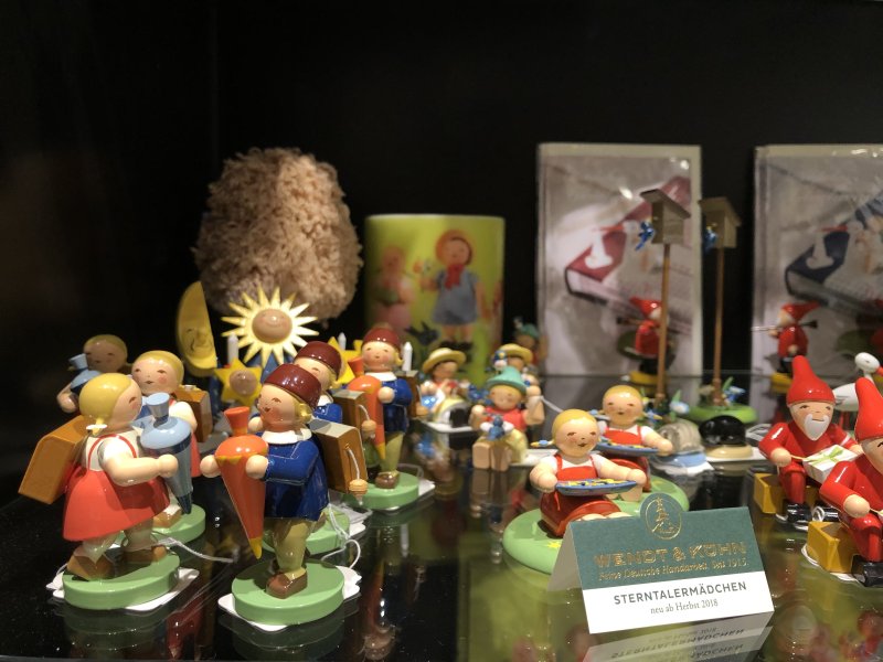 Schulkinder-Figuren und Sterntaler-Mädchen von Wendt & Kühn