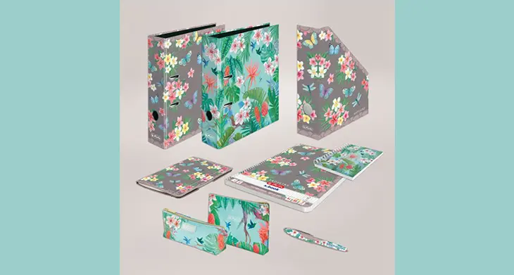 Produktbild verschiedener Artikel von Herlitz mit bunten Blumenmustern.