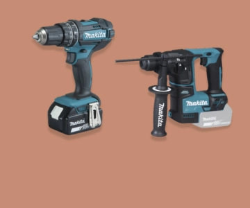 Bohrmaschine vor braunem Hintergrund.