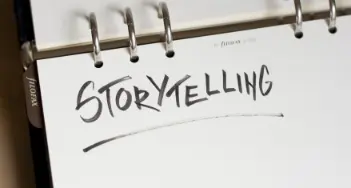 Wie nutzt man Storytelling-Strategien? Anja Kuhn verrät es uns im Interview bei Prüfer & Herting in Otterndorf und im Onlineshop.