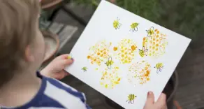 Bienenwaben malen mit Luftpolsterfolie | kreativ | für Kleinkinder | Vorlage von [haendler-name]] in Otterndorf