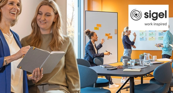 Mitarbeiterinnen in einer Workshop-Situation im Büro