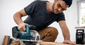 Leistungsstarke Elektrowerkzeuge für Reparatur, Montage und Werkstatt: Akkuschrauber, Bohrmaschinen, Winkelschleifer und mehr. Jetzt bei Schumacher entdecken.
