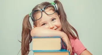 Frühzeitige Einschulung? Diese Kriterien entscheiden, ob Ihr Kind bereit für die Schule ist. Mehr dazu bei Trugge in Geseke und im Onlineshop.