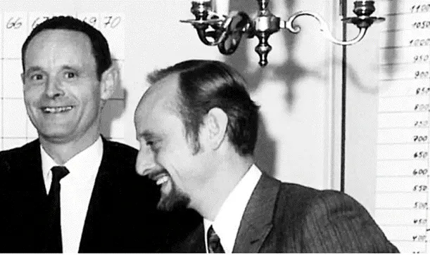 Schwarz weiß Foto von Carl-Wilhelm Edding und Volker Detlef Ledermann, den Erfindern des edding No.1. 