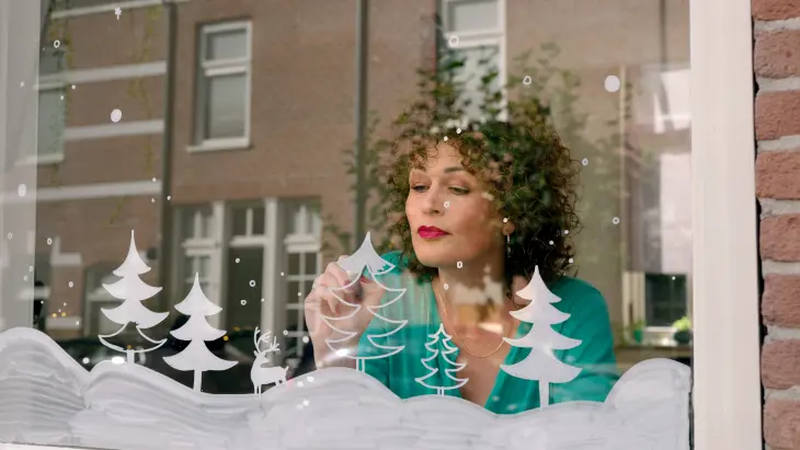 mit Glasmarkern wurde auf einer Scheibe eine Nachricht hinterlassen