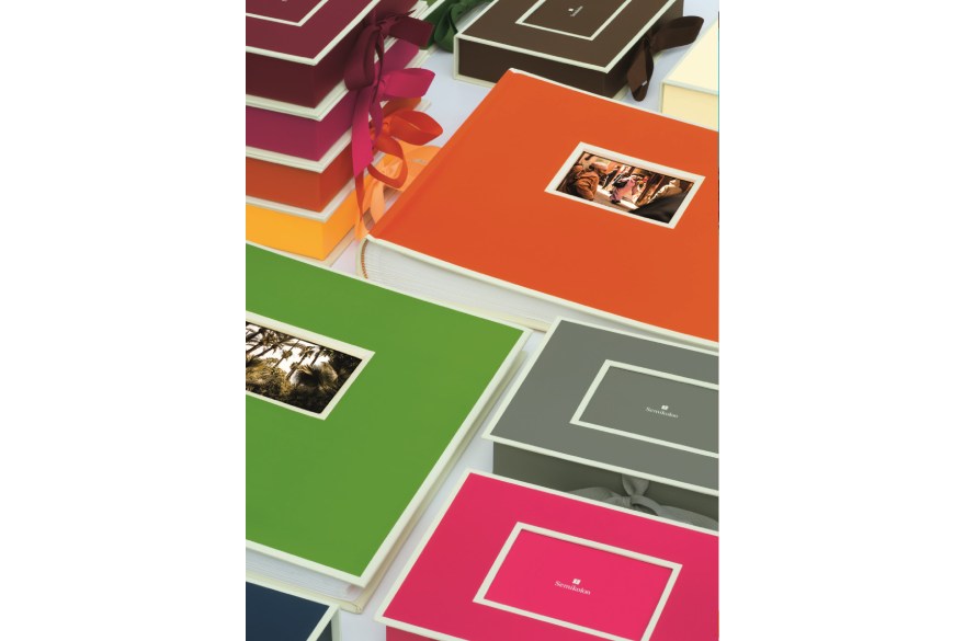 Fotoalben in diversen Farben von Semikolon.