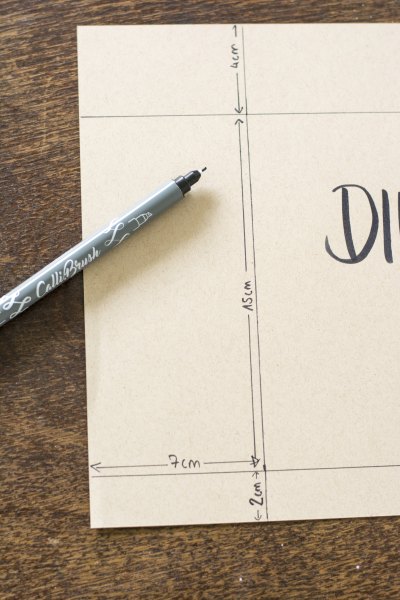 Maßangaben zur Erstellung einer Geschenkebox.