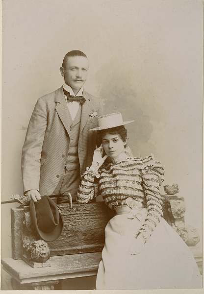 Bild des Hochzeitpaars Ottilie von Faber und Alexander Graf zu Castell-Rüdenhausen.