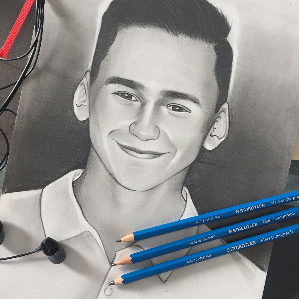 Bleistiftkünstler Adil Arslan im Selbstportrait