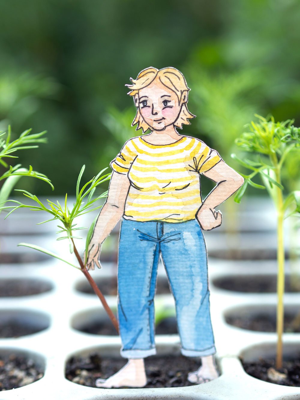 Illustrierte Figur einer Frau, aus Papier ausgeschnitten, steht auf einem Kräutertopf