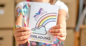 MAGISCHE ⭐ Einhorn-Geburtstag Einladung basteln leicht gemacht – mit der kostenlosen Vorlage von WEISS aus Braunschweig