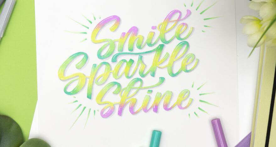 Handlettering von Kathrin-Nina Vinko mit den Alkoholmarkern ABT PRO von Tombow: "Smile Sparkle Shine"