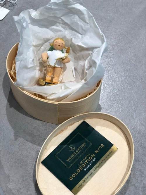 Wendt & Kühn Goldengelfigur in einer Schachtel