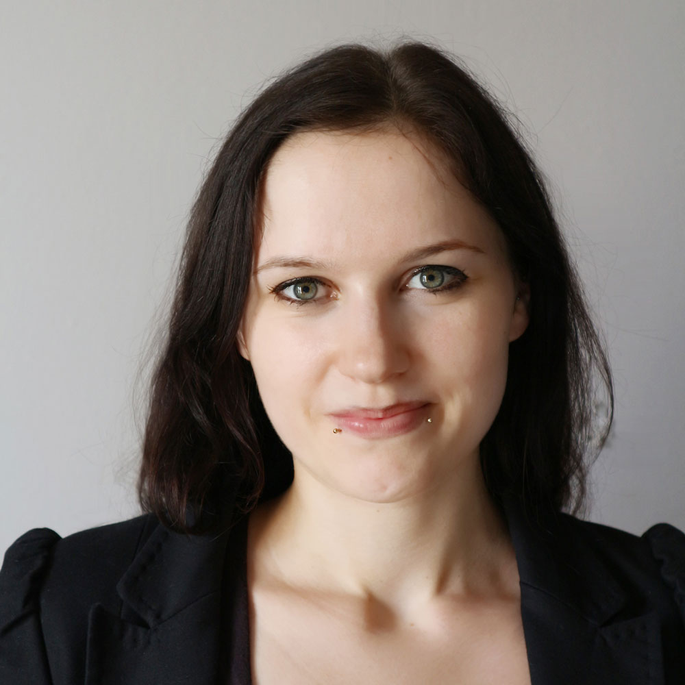 Portraitfoto von Maren Kilb alias "Sarah Milchstern".
