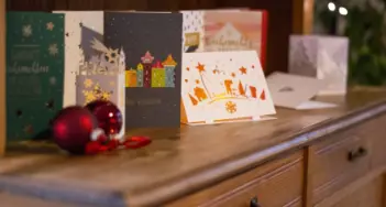 Wohin mit all den schönen Weihnachtskarten? Wir zeigen Ihnen drei tolle Dekoideen. Mehr bei Wiederholdt in Göttingen und im Onlineshop.