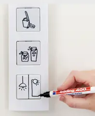 Lichtschalter wurden zur Markierung mit edding Stiften angemalt.